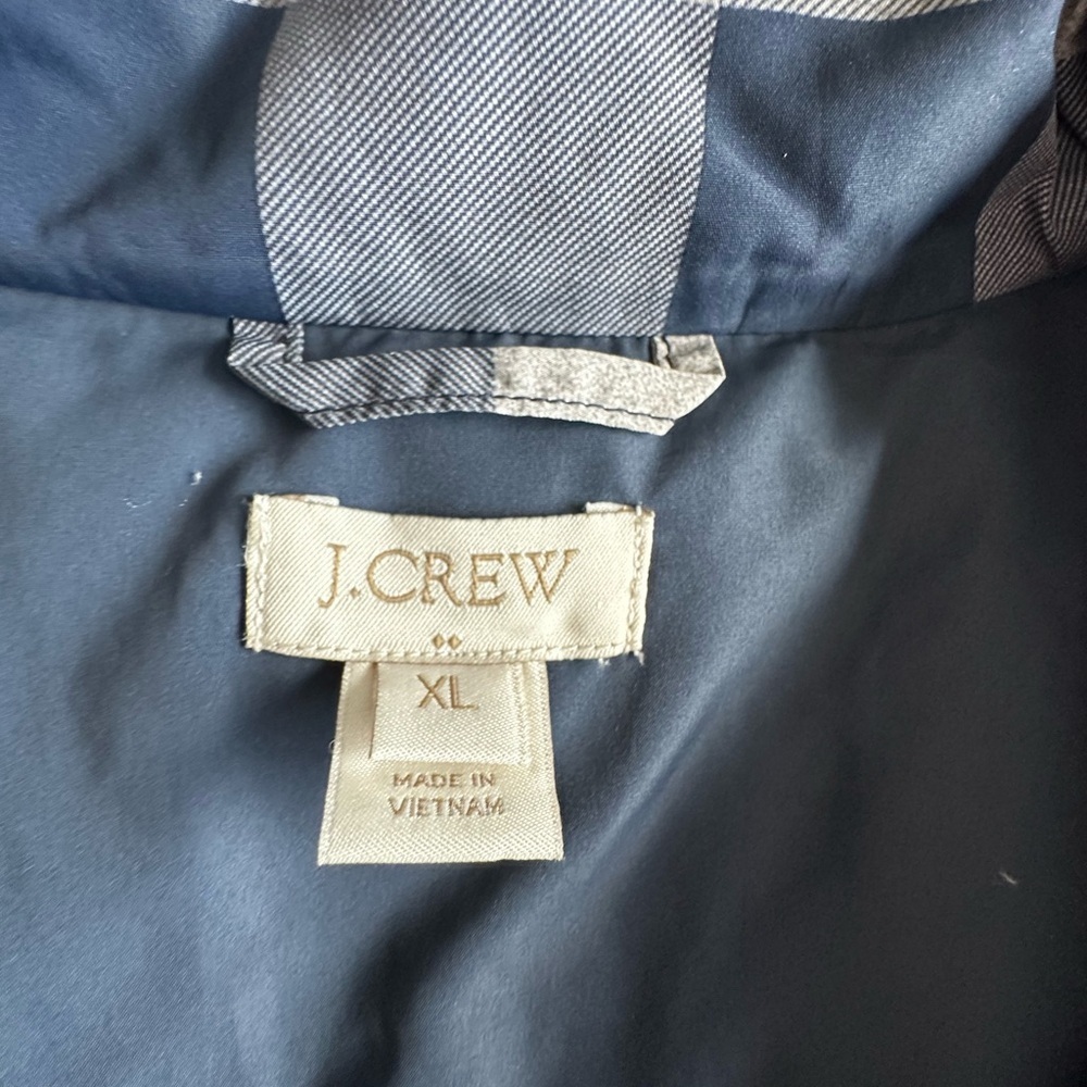 J. Crew women’s Navy and Cream Checkered Quilted puffer Vest XL EUC - Picture 2 of 6